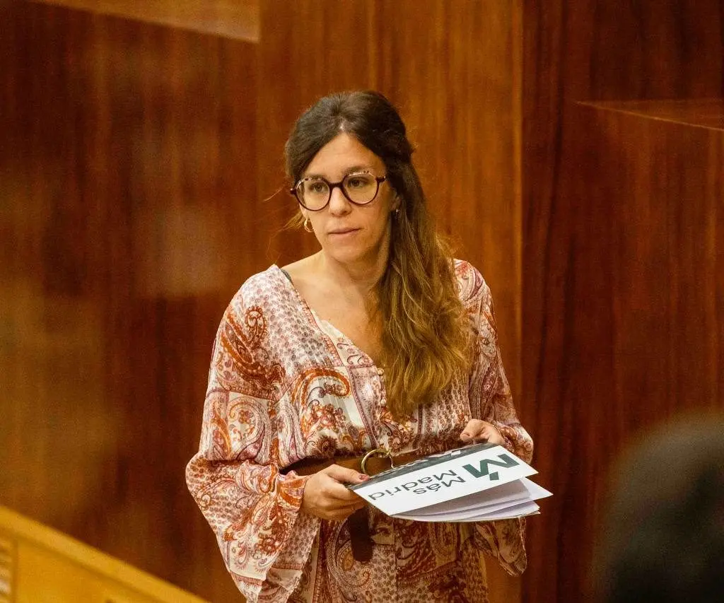 MARÍA ACÍN